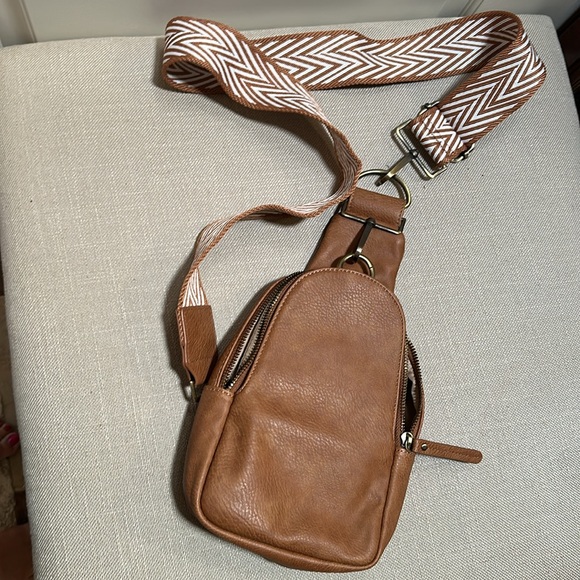 Anthropologie Brown Leather Crossbody Bag with Chevron Strap - Picture 2 of 6